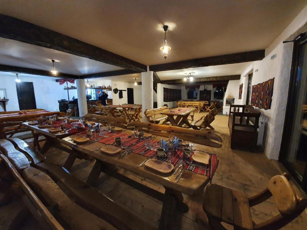 Hotel Satu Muscelean Albestii de Muscel Exteriér fotografie