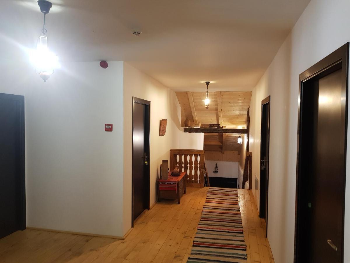 Hotel Satu Muscelean Albestii de Muscel Exteriér fotografie