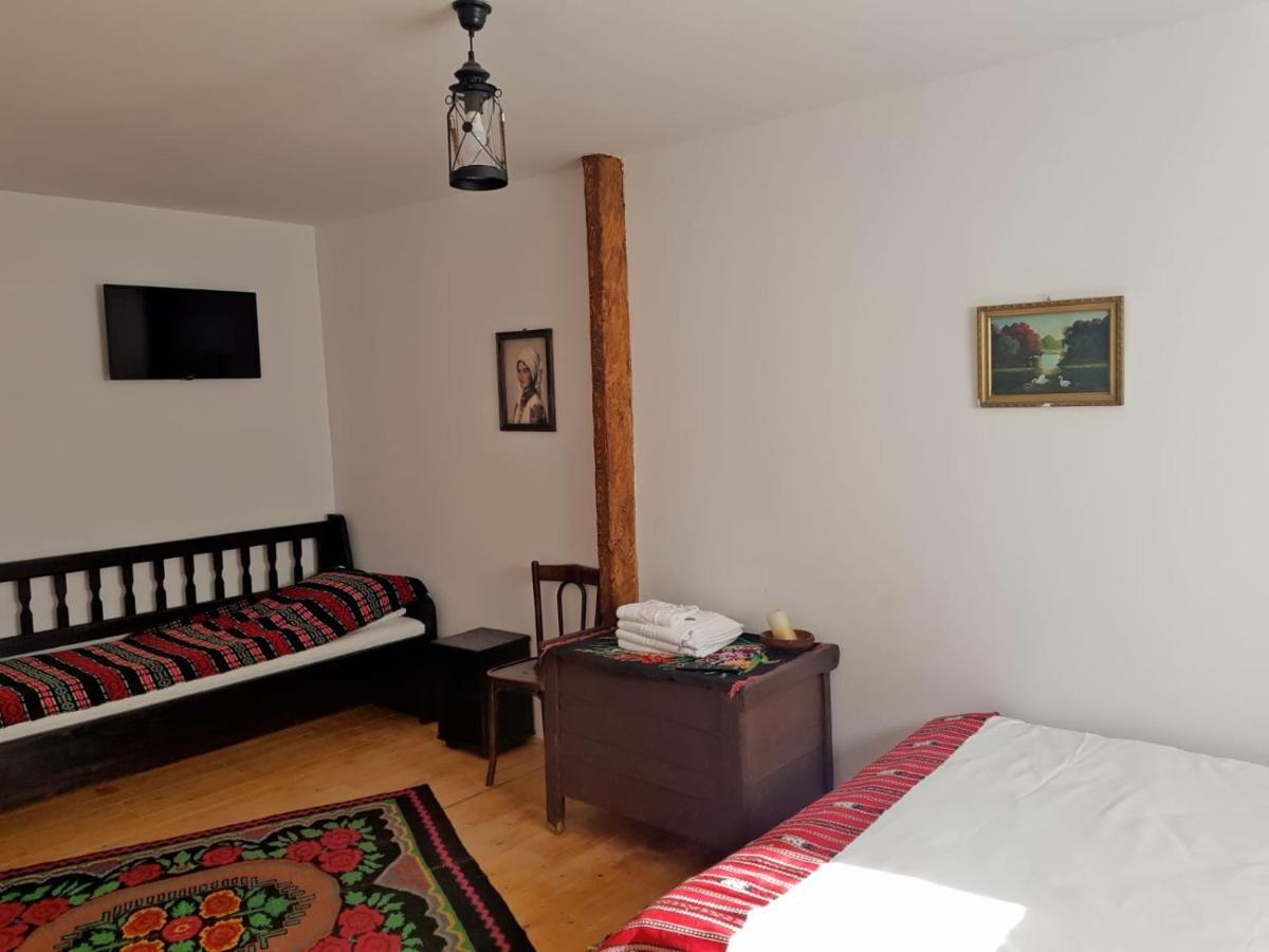 Hotel Satu Muscelean Albestii de Muscel Exteriér fotografie